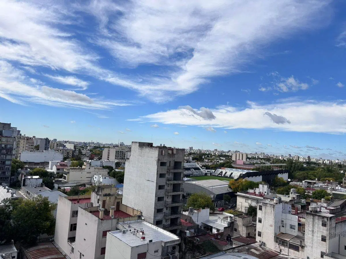 DEPARTAMENTO DE 2 AMBIENTES MUY LUMINOSO 3