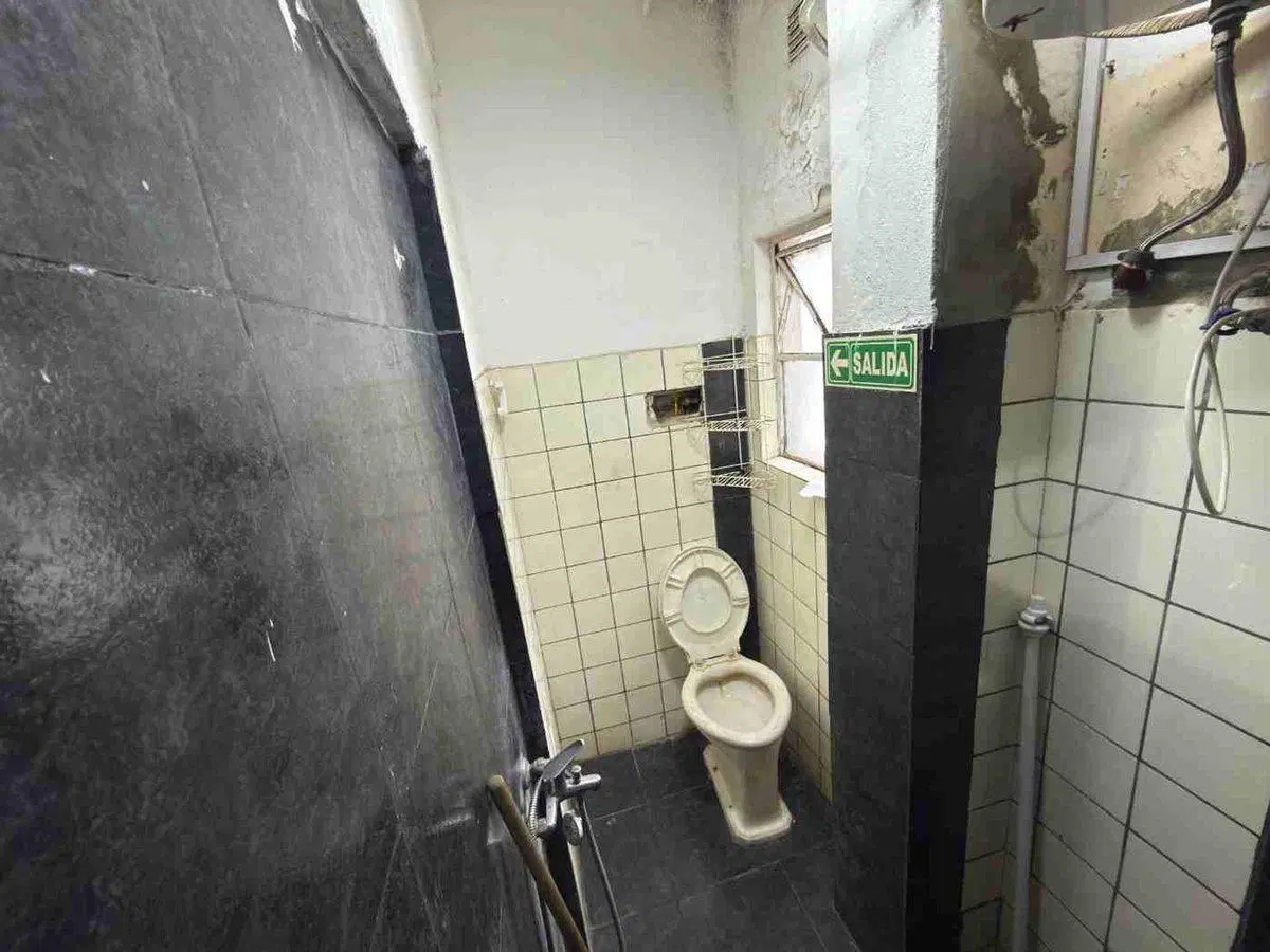 VENTA 2 AMB - TIPO OFICINA, A RECICLAR - BALVANERA 5