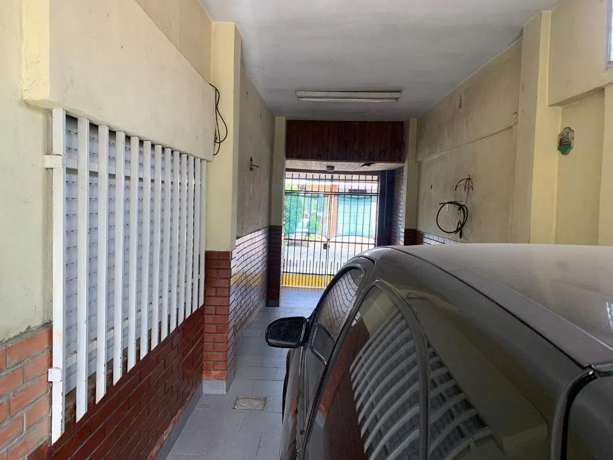 CASA MULTIFLIAR VENTA 6 AMB LUGANO GARAGE- PATIO 3