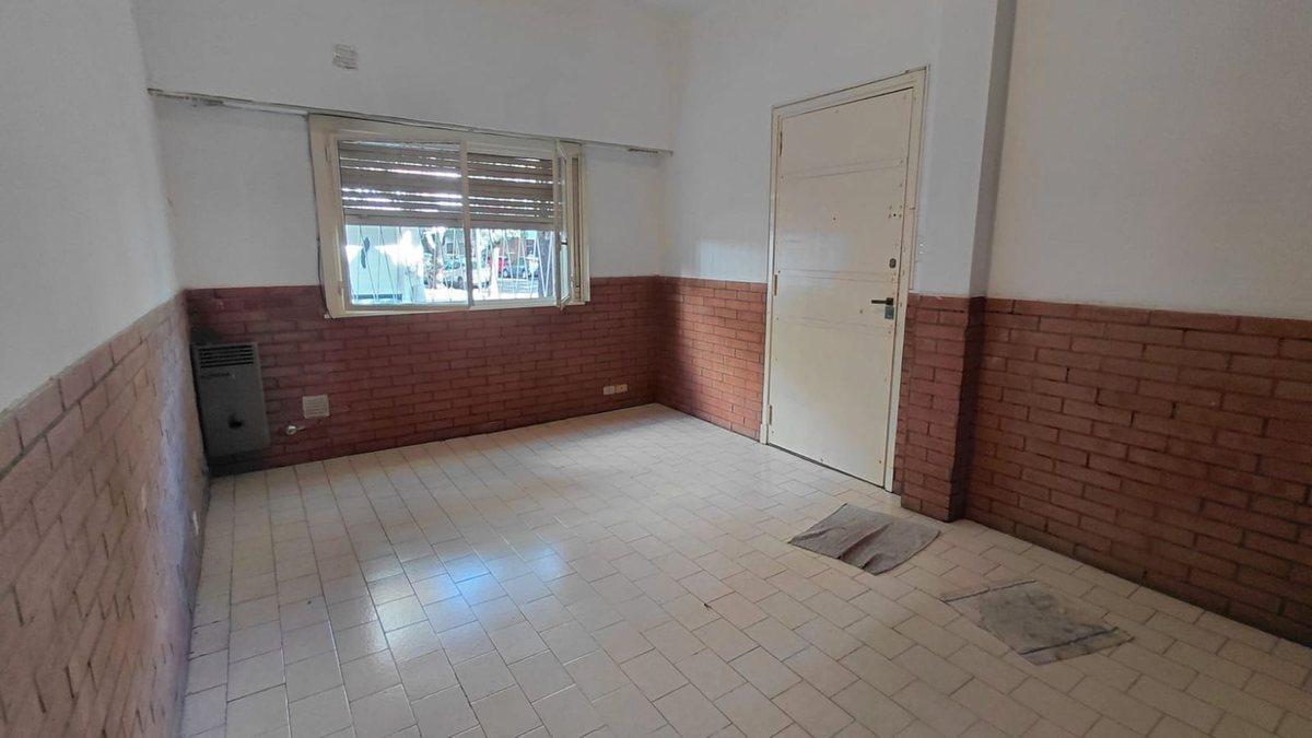 Venta departamento 2 ambientes con patio Nuñez
