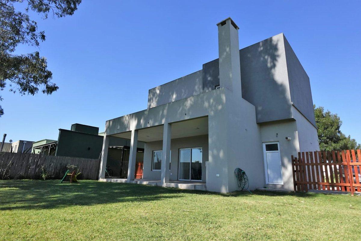 VENTA CASA 5 AMBIENTES PILAR BARRIO SANTO TOMAS