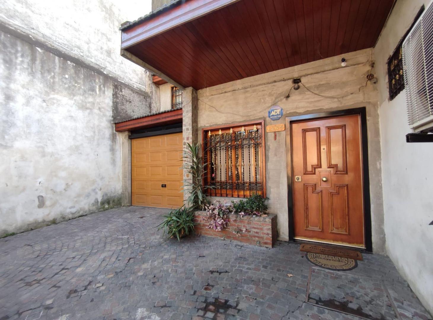CASA 5 AMB VENTA LOCAL COCHERA HAB. DE SERVICIO