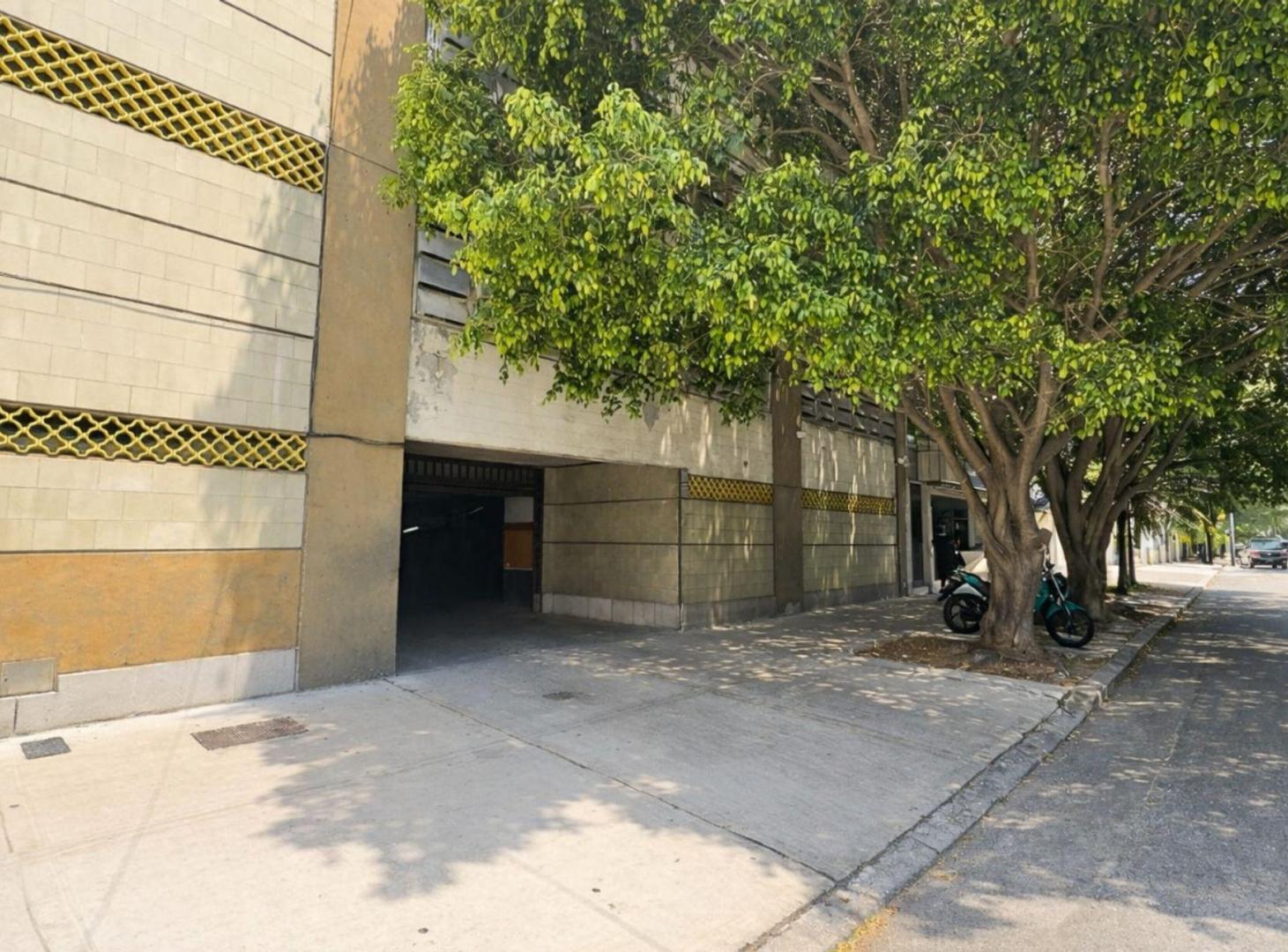 VENTA COCHERA FIJA CON SEGURIDAD 24HS