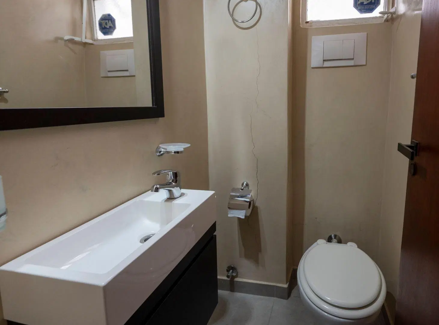 VENTA DPTO 5 AMB CON PATIOS Y PARRILLA EN FLORES 5