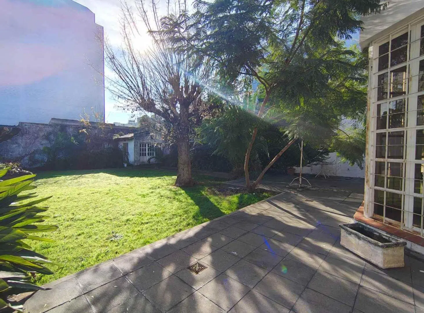 CASA 5 AMB EN VENTA MORÓN C/ JARDÍN Y COCHERAS 2