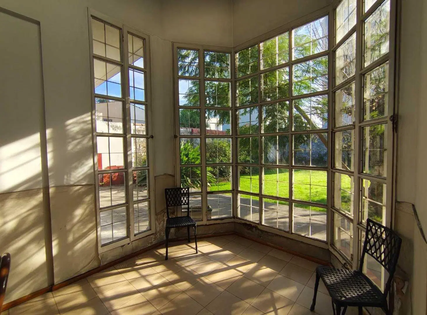 CASA 5 AMB EN VENTA MORÓN C/ JARDÍN Y COCHERAS 5