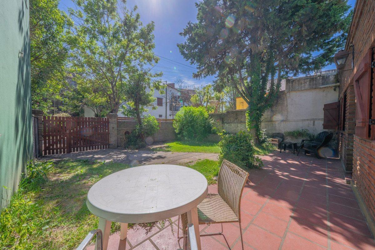 Venta 2 Casas y monoambiente en block. San Isidro