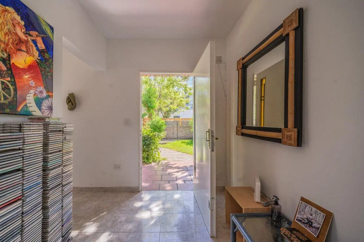 Venta  2 Casas y monoambiente en block. San Isidro 5