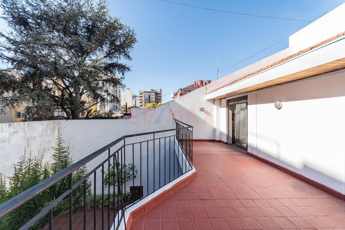 CASA 4 AMBIENTES VENTA EN CABALLITO GARAGE PATIO