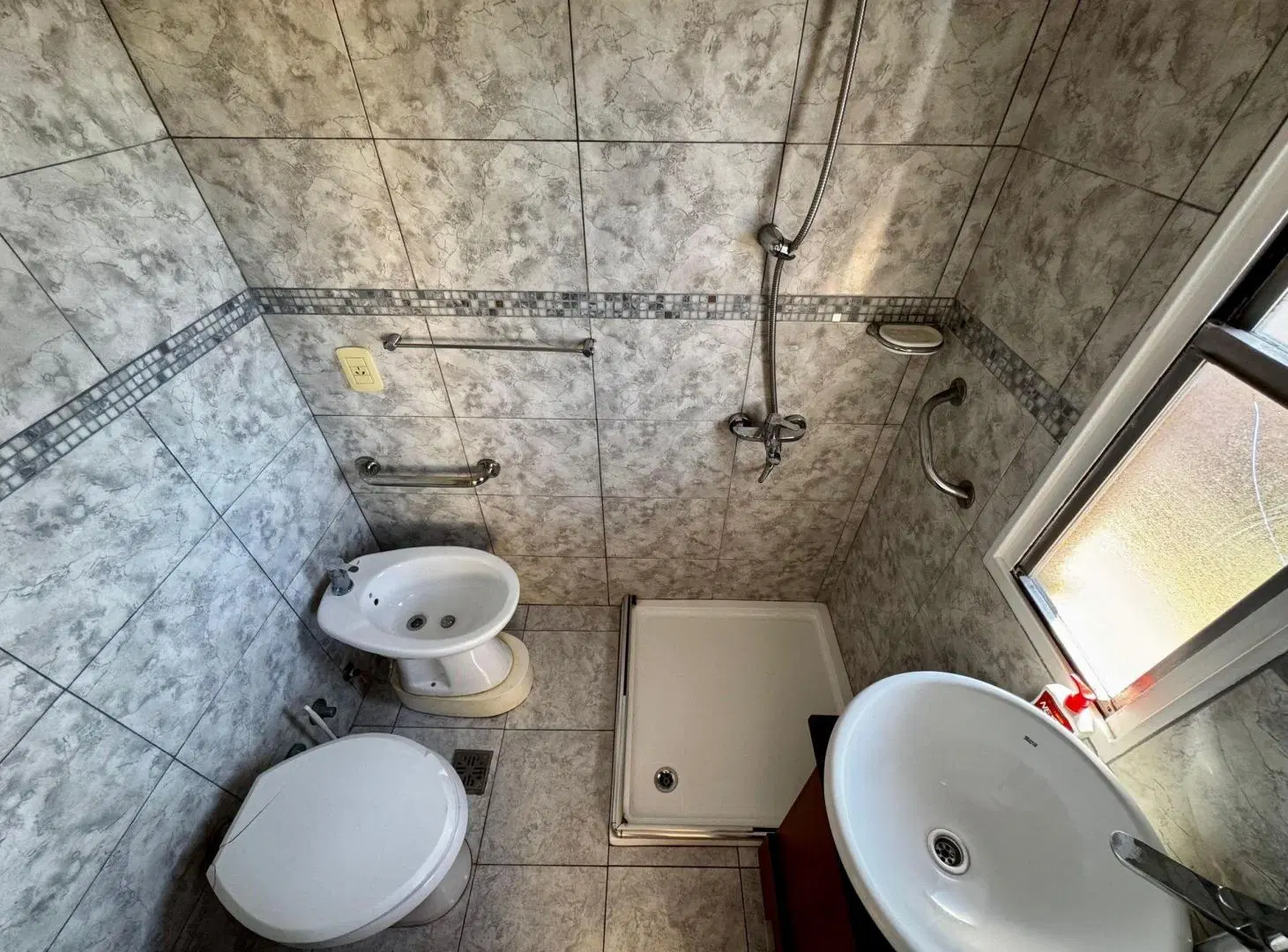VENTA DPTO 3 AMB C/DEPEND. BALCON C/PARRILLA 3