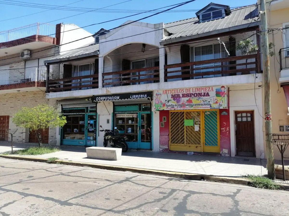 Venta Locales vivienda Jardin Pileta Loma Hermosa 4