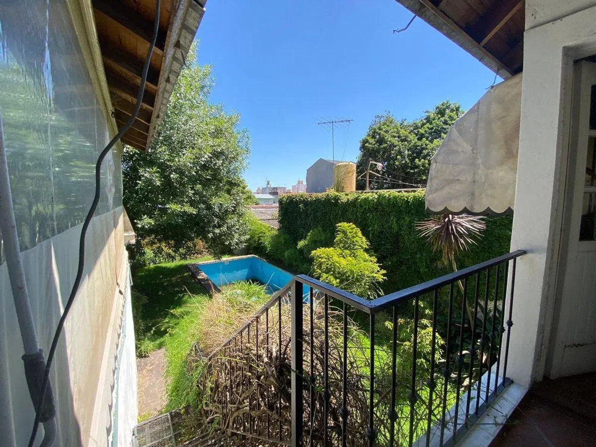 Venta Vivienda Locales Jardin Pileta Loma Hermosa 4
