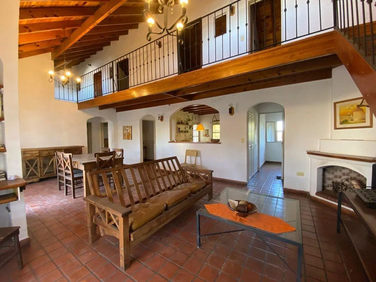 Venta Vivienda Locales Jardin Pileta Loma Hermosa 3