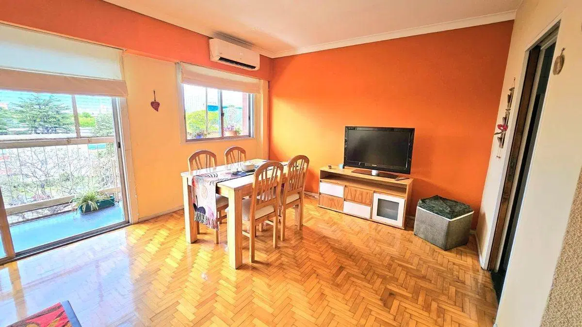 VENTA DEPTO 3 AMB, LUMINOSO, BALCÓN AL FRENTE 4