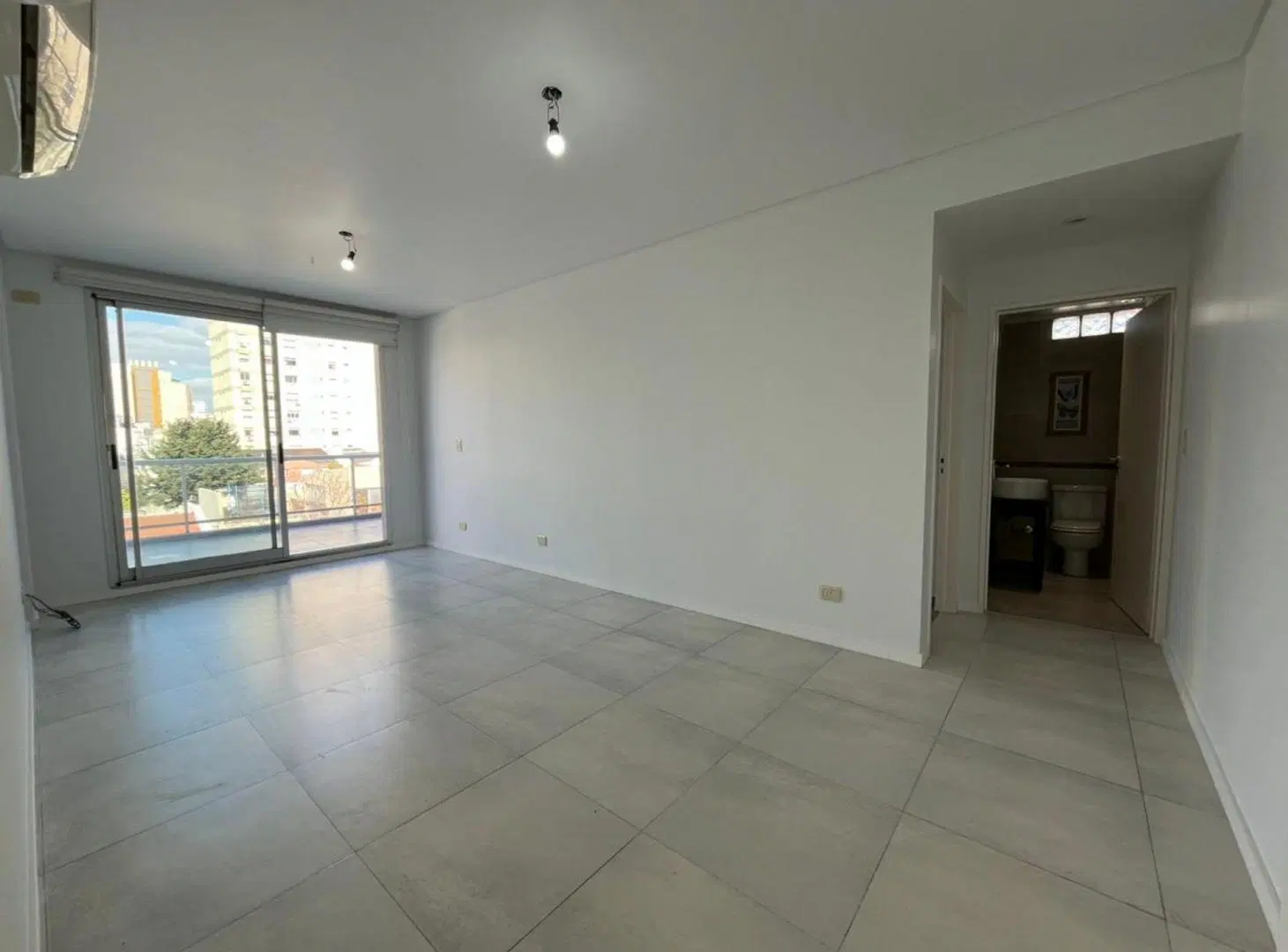 VENTA DTO 2 AMB GRAN TERRAZA Y COCHERA EN URQUIZA 3