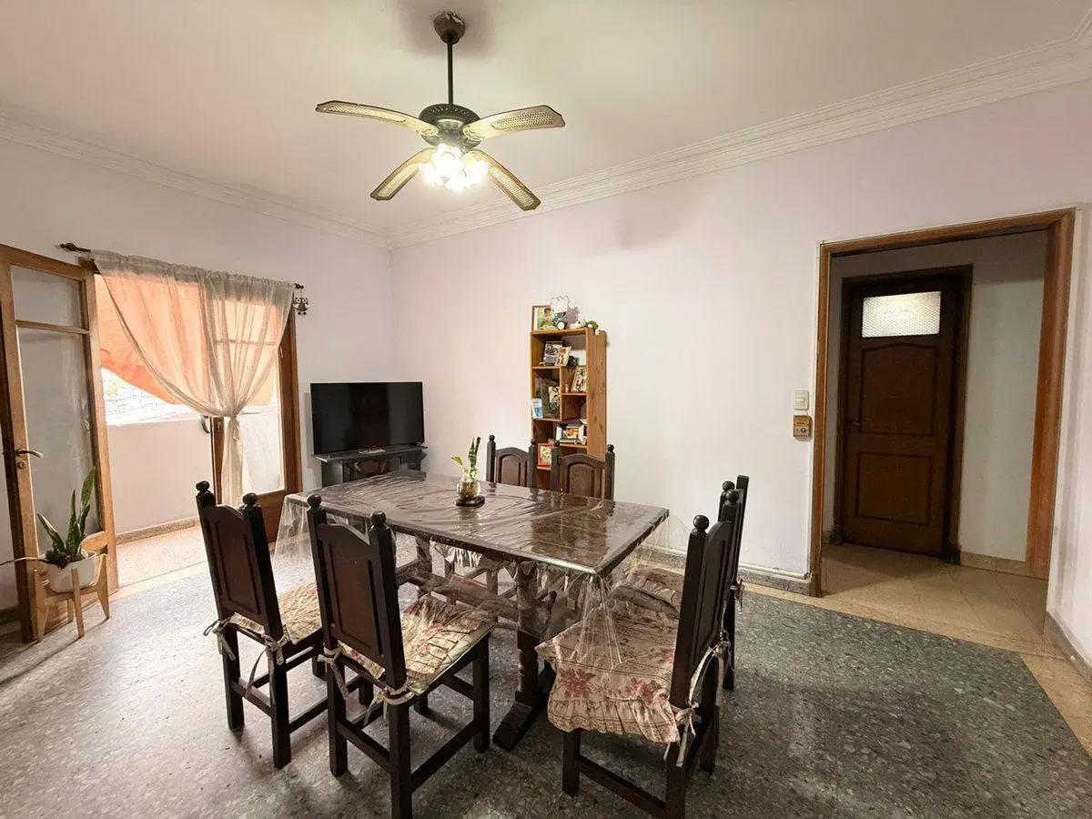VENTA PH 4 AMB 2DO PISO POR ESCALERA RAMOS MEJIA 2