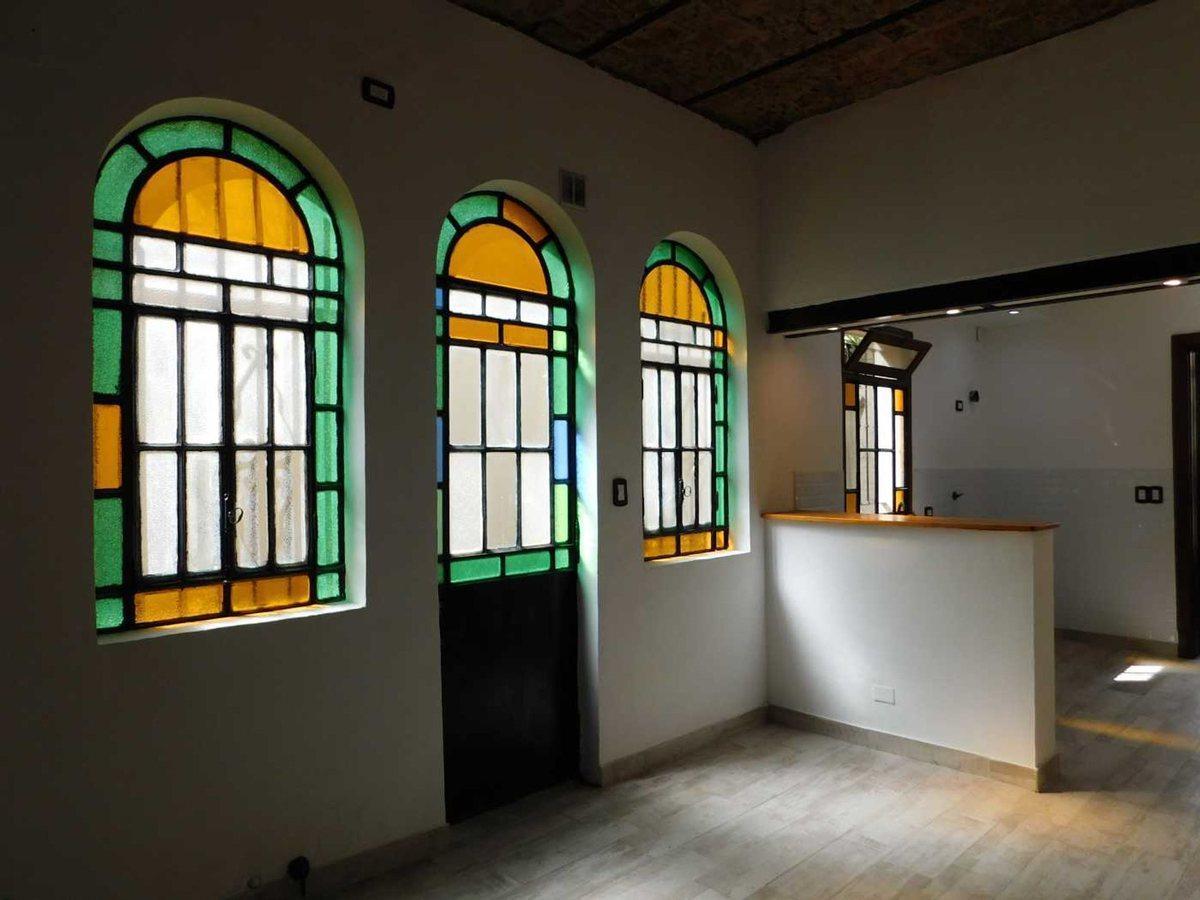 CASA 5 AMB. en venta en Ciudadela. Muy luminosa