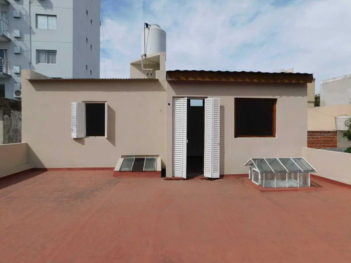 CASA 5 AMB. en venta en Ciudadela. Muy luminosa 8