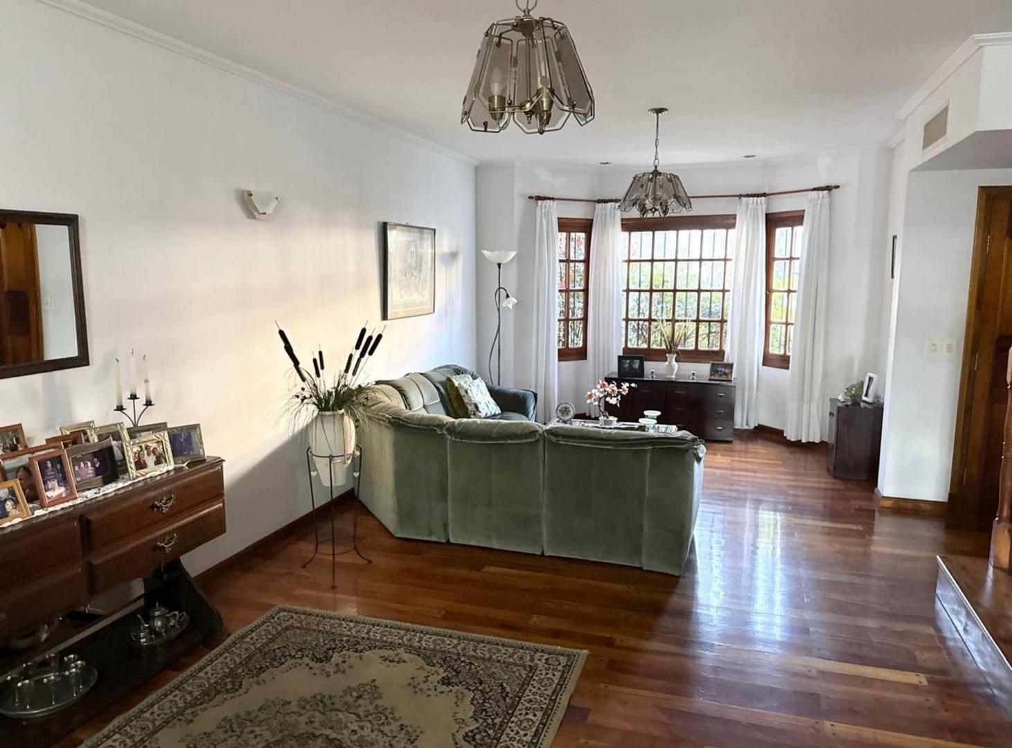 Foto de CASA TRIPLEX MARTINEZ 5 AMB COCHERA Y QUINCHO, imagen 2