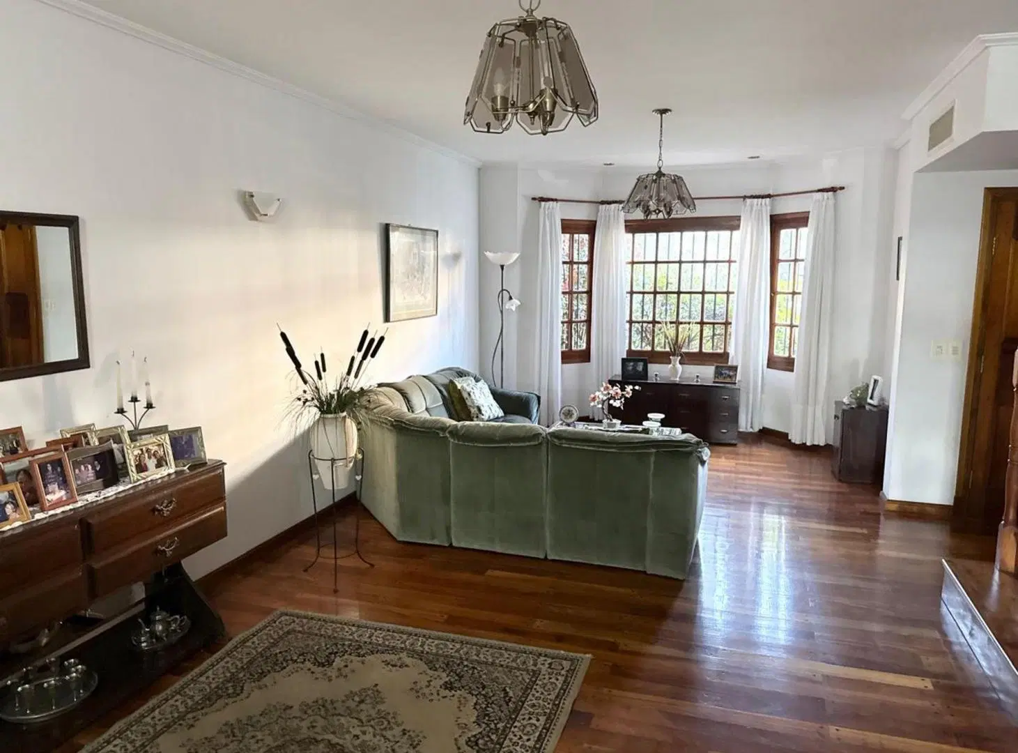 CASA TRIPLEX MARTINEZ 5 AMB COCHERA Y QUINCHO 2