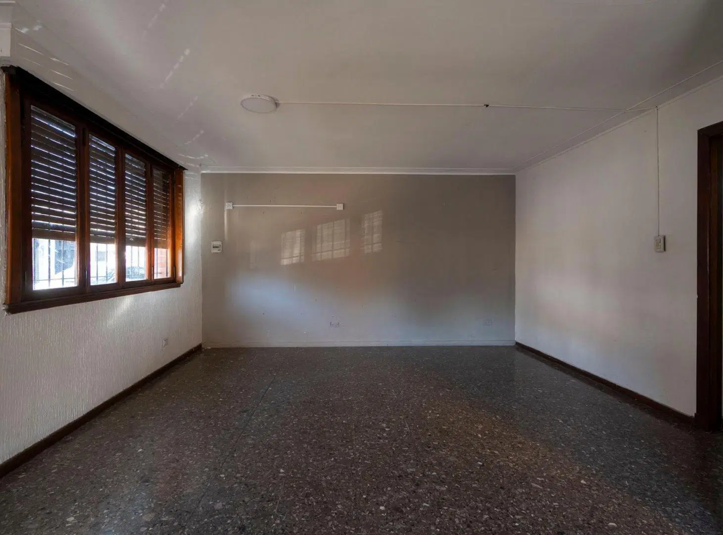 CASA EN VENTA  4 AMBIENTES V.PUEYRREDON - COCHERA 2