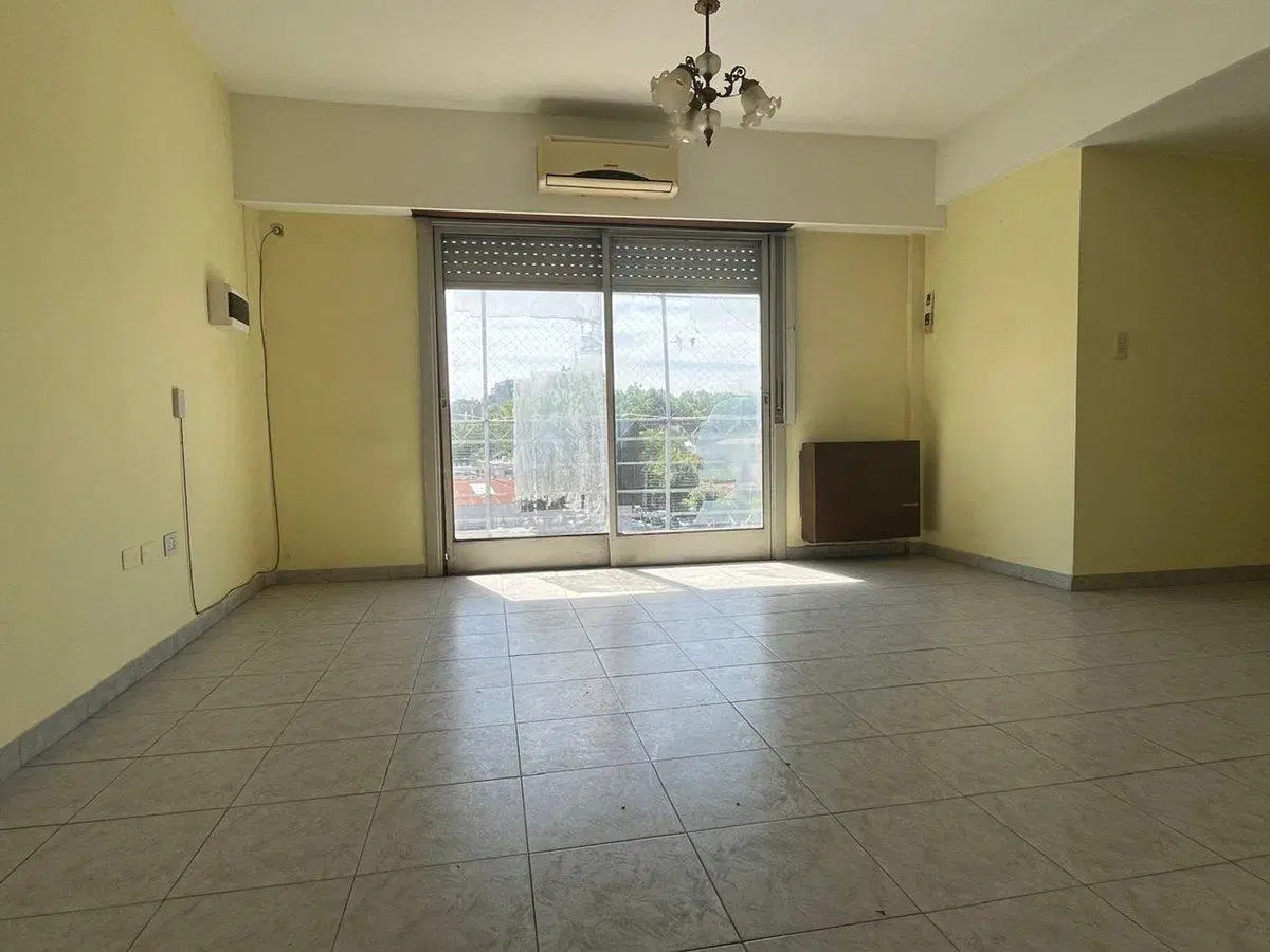 Venta depto 3 amb Castelar balcón depend. luminoso 5
