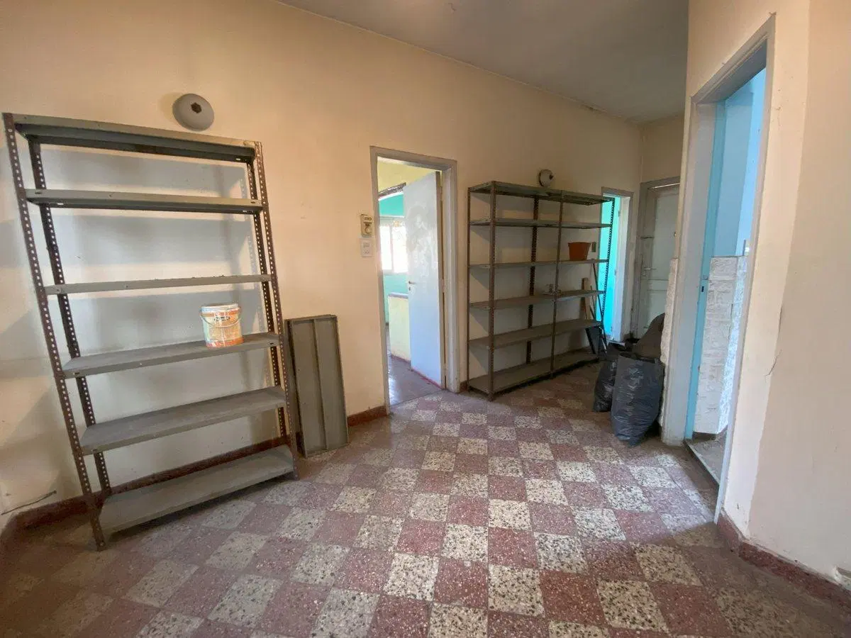Venta Casa a Reciclar-Parque, Cochera-Ciudadela 3
