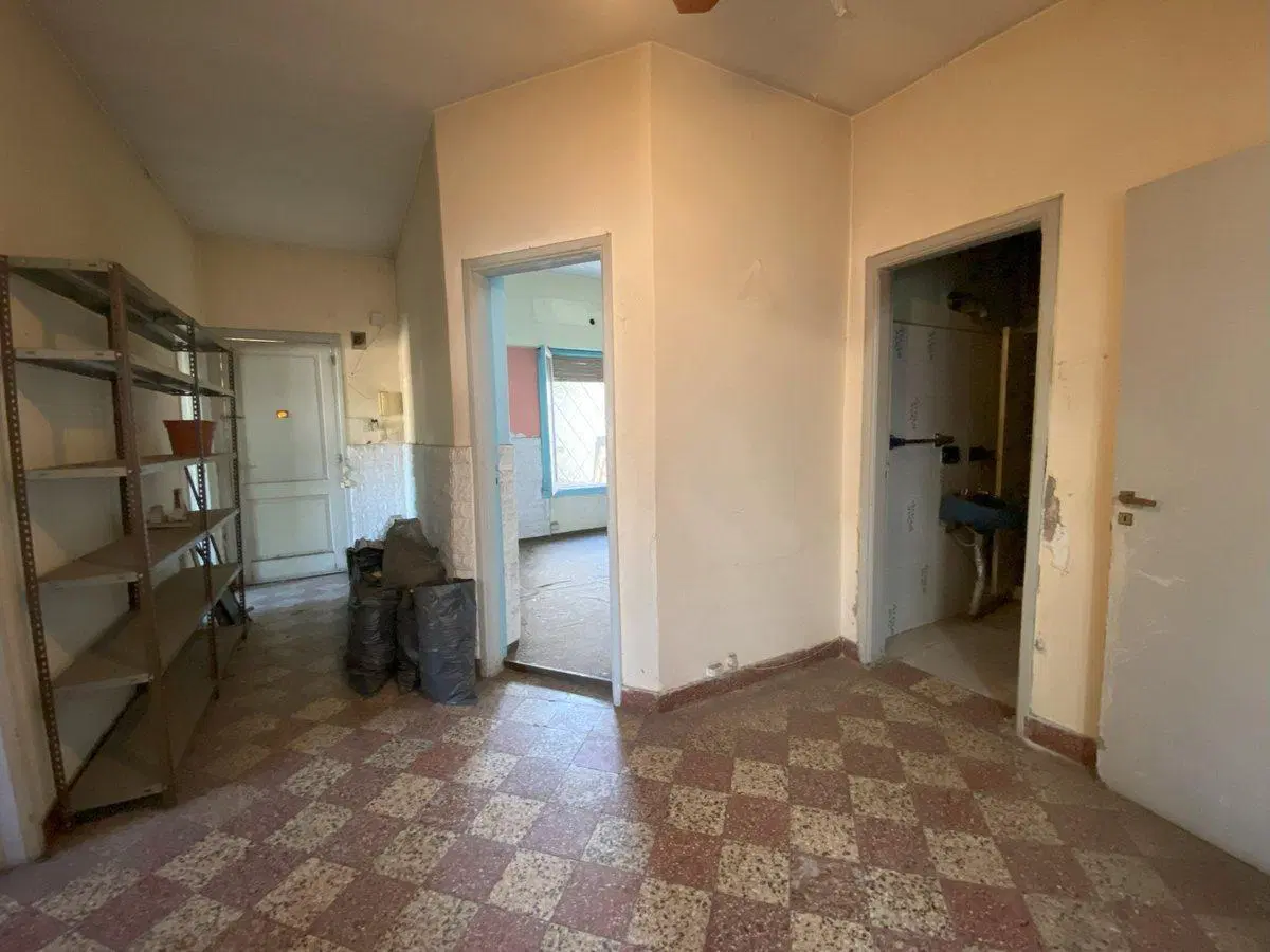 Venta Casa a Reciclar-Parque, Cochera-Ciudadela 5