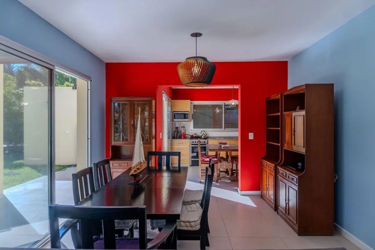 VENTA CASA DE 4 AMBIENTES. BARRIO SANTA CLARA 2