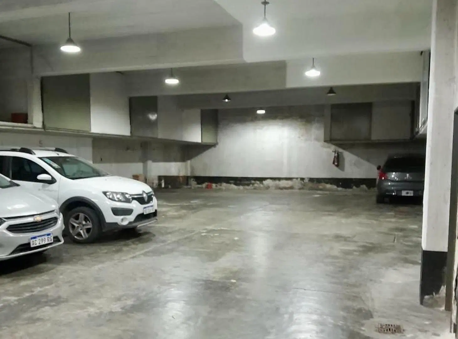 Venta cochera cubierta baulera Ramos Mejía Norte 2