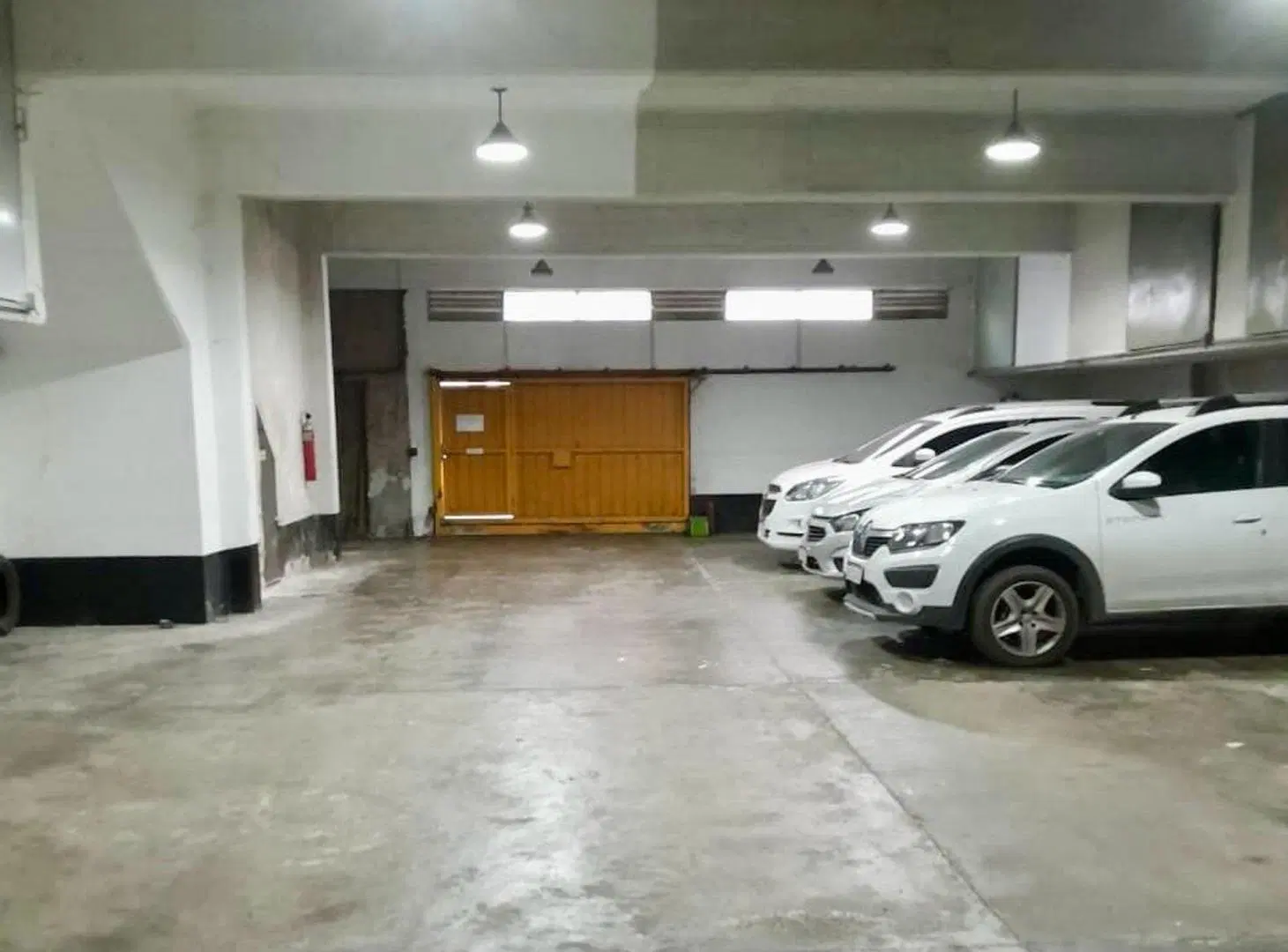 Venta cochera cubierta baulera Ramos Mejía Norte 5