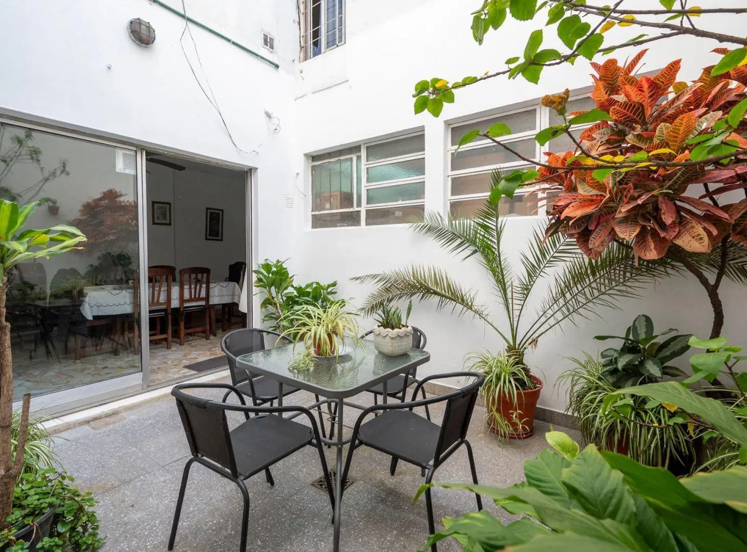 VENTA DPTO 4 AMB C/ESCRITORIO Y PATIOS EN FLORES 4