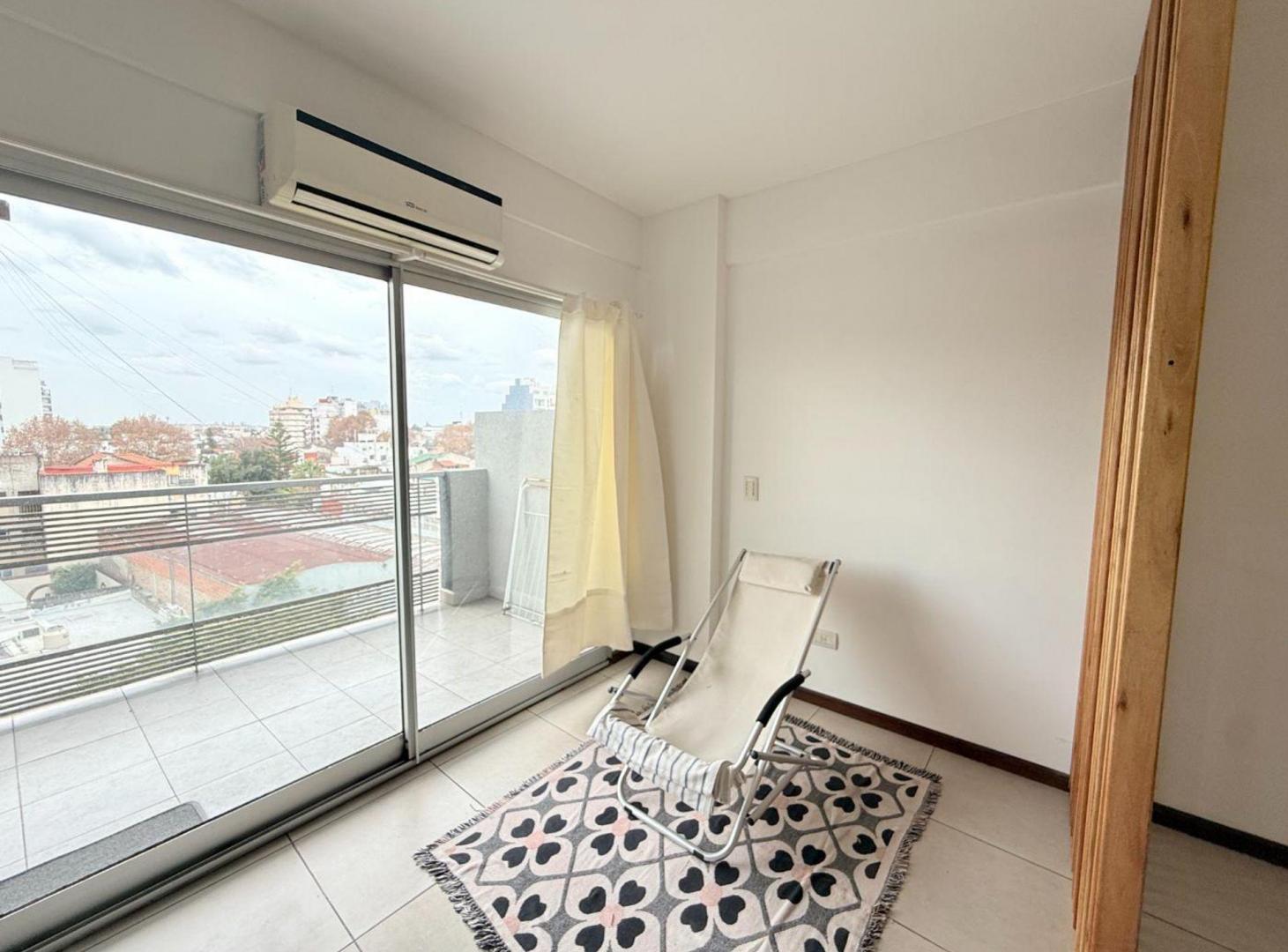 Foto de ALQUILER MONOAMBIENTE LUMINOSO, BALCÓN – FLORESTA, imagen 1