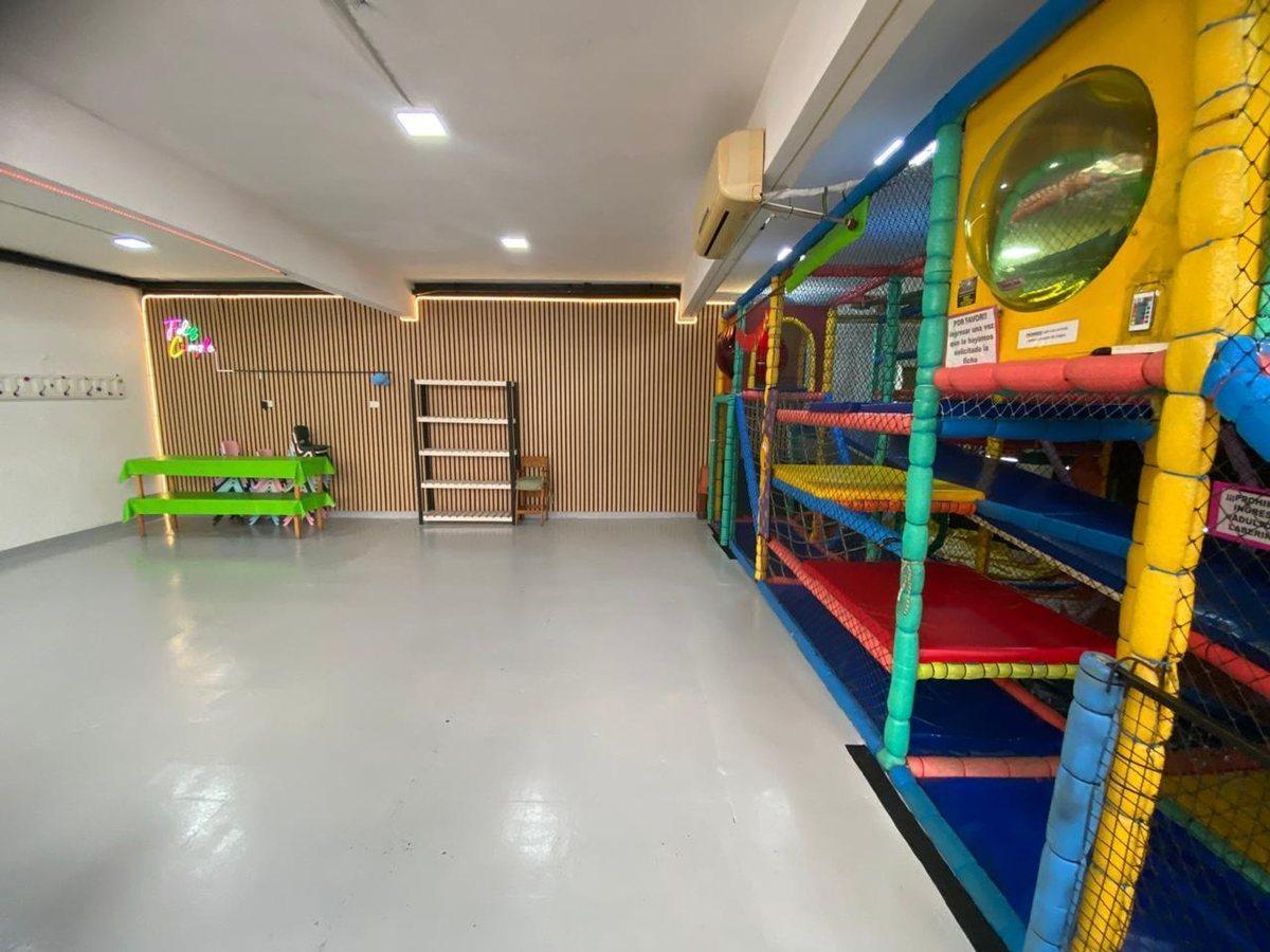 Foto de VENTA TRES LOCALES EN BLOQUE EXCELENTE UBICACION, imagen 3