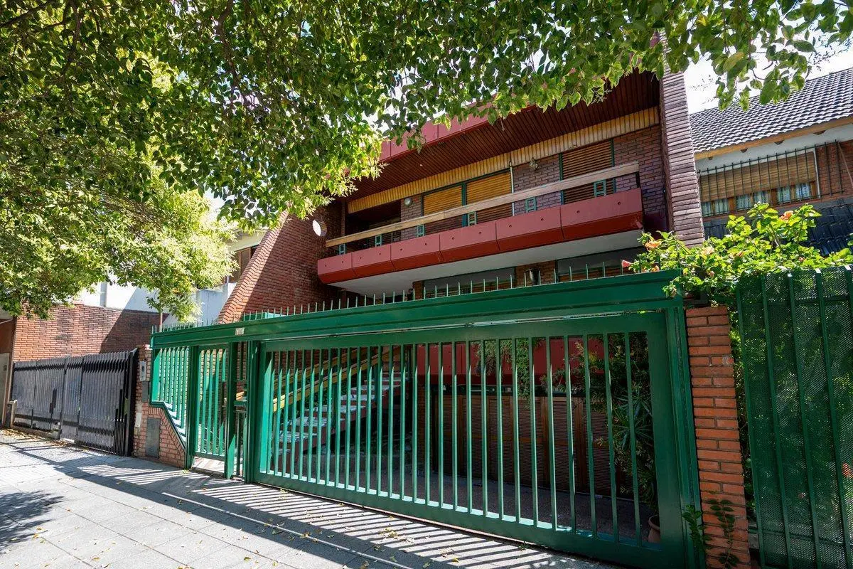 CASA  VENTA LOTE PROPIO  VERSALLES. PATIO-QUINCHO 2