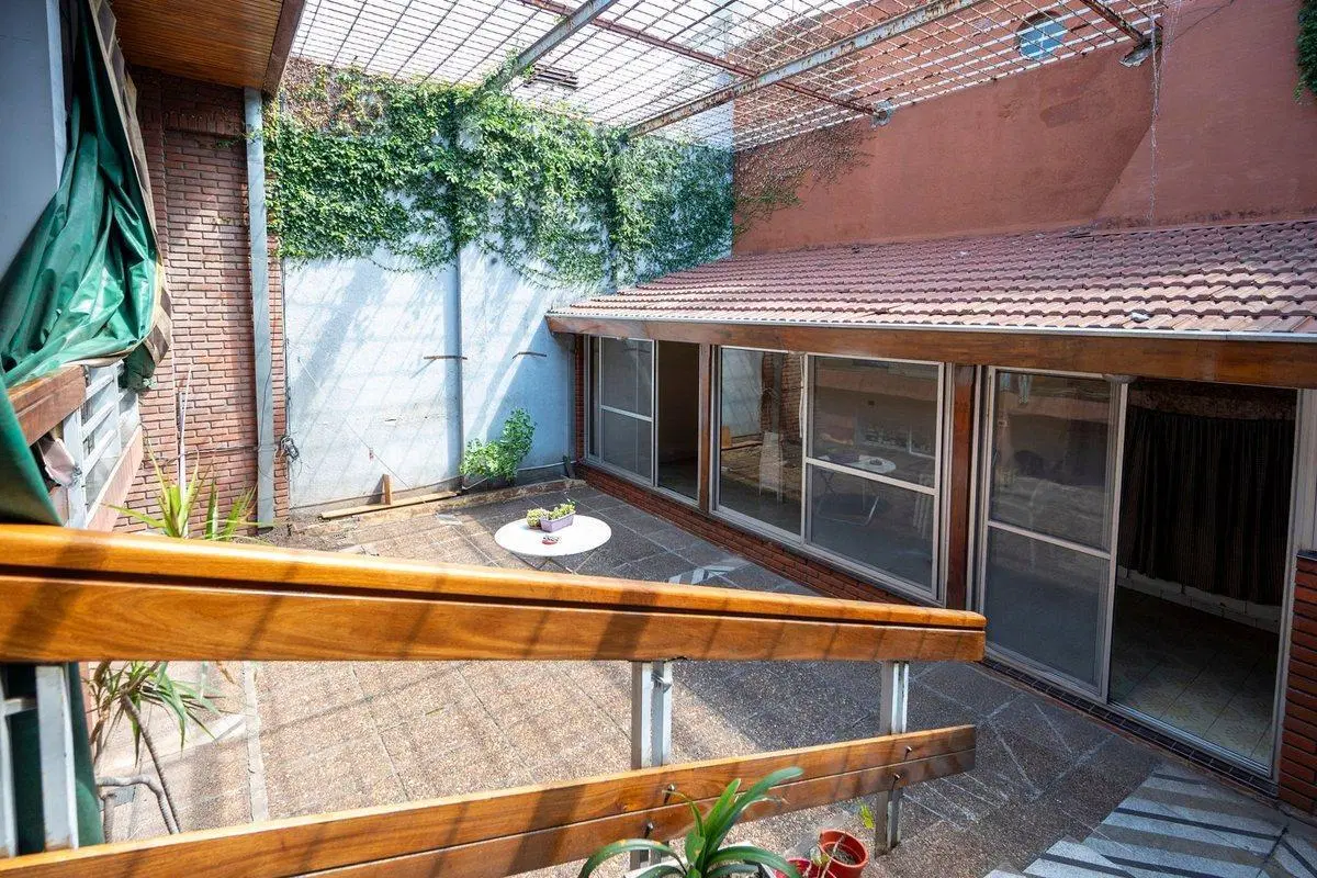 CASA  VENTA LOTE PROPIO  VERSALLES. PATIO-QUINCHO 3