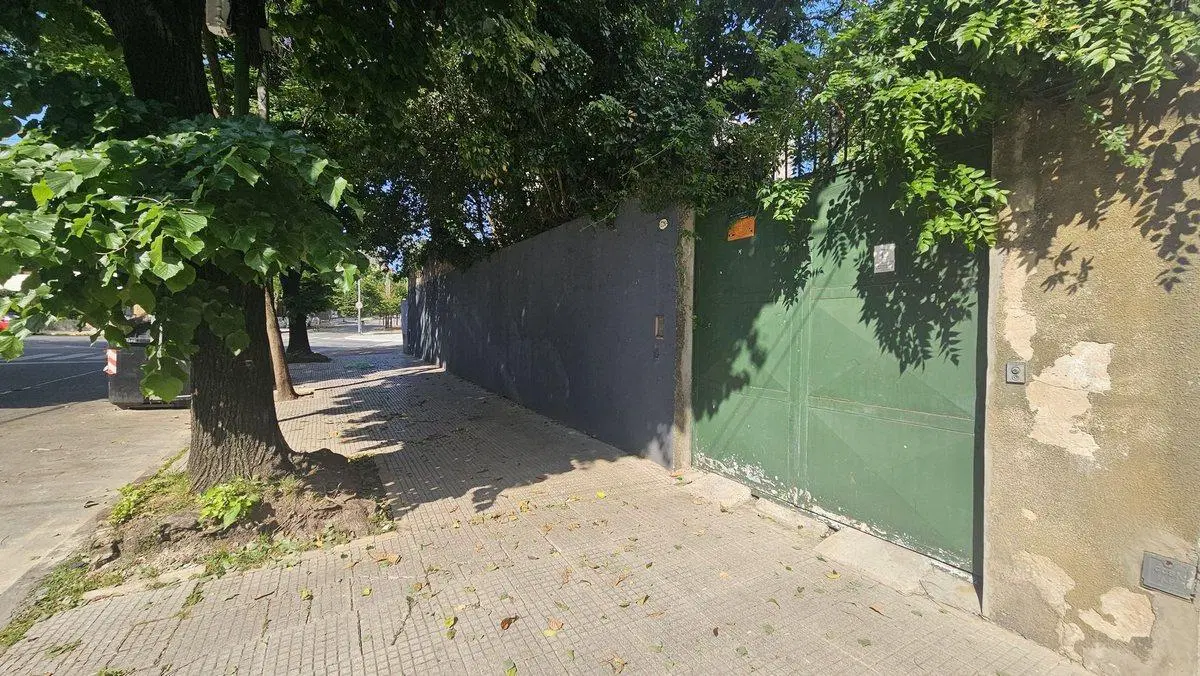 Exc. lote en venta Parque Chacabuco! 2300 m2 vend. 8