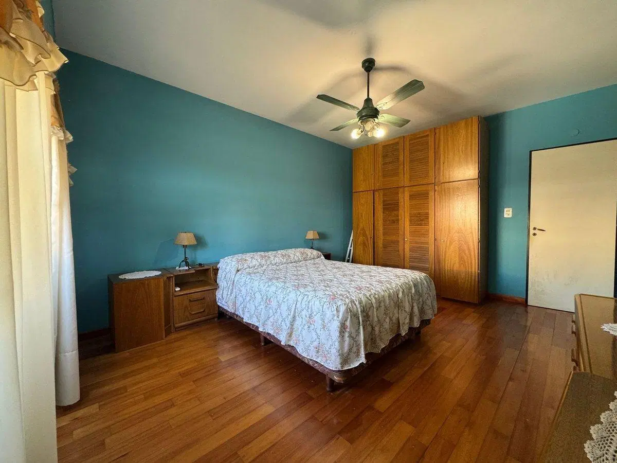 TRIPLEX 4 AMB EN VENTA LUGANO CON FONDO APTO CRED. 3