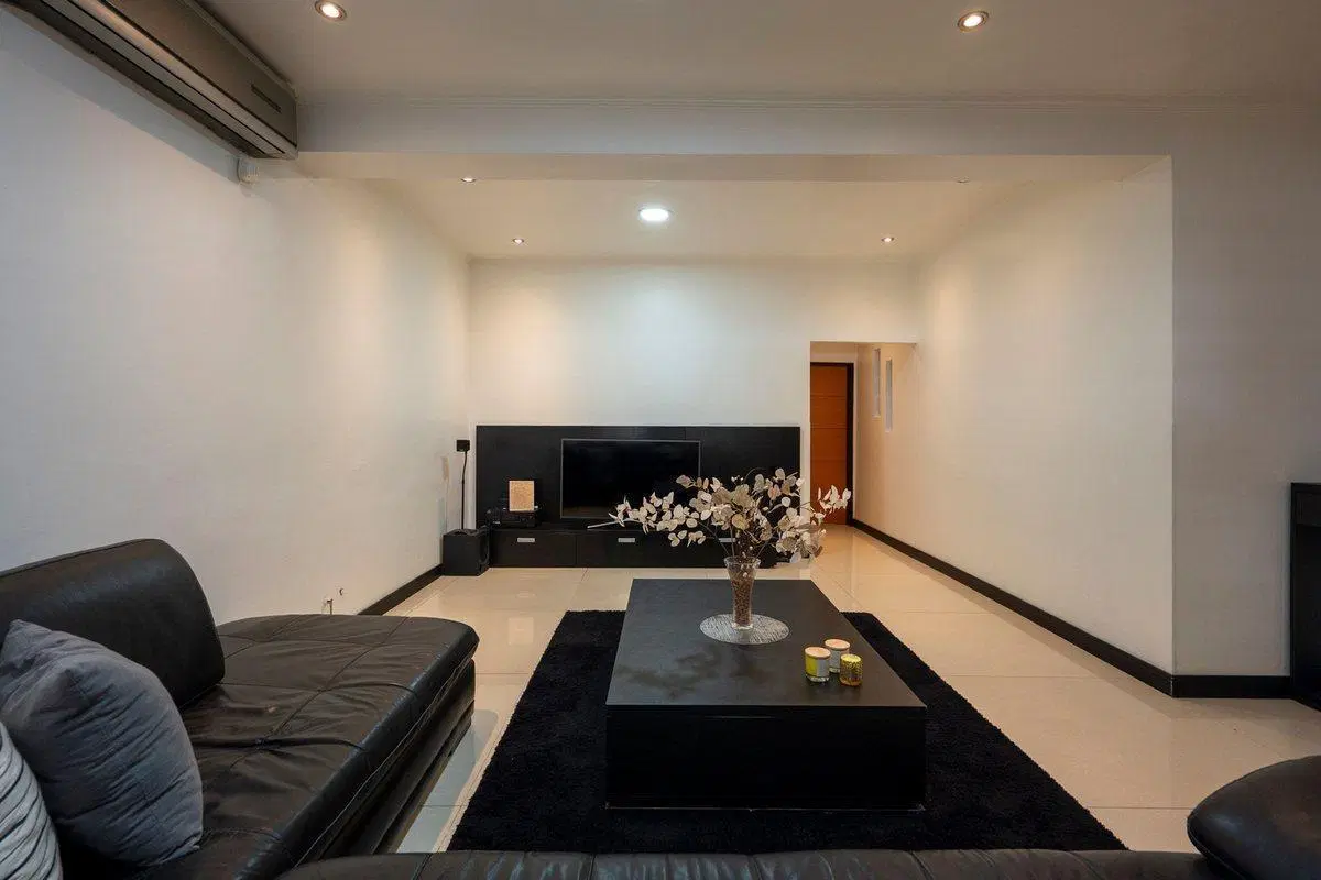Venta Casa, 5 amb, quincho, 2 cocheras, pileta 4