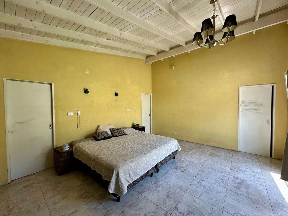 CASA 3 AMB EN VENTA EN ALBERTI C/ PILETA Y COCHERA 8