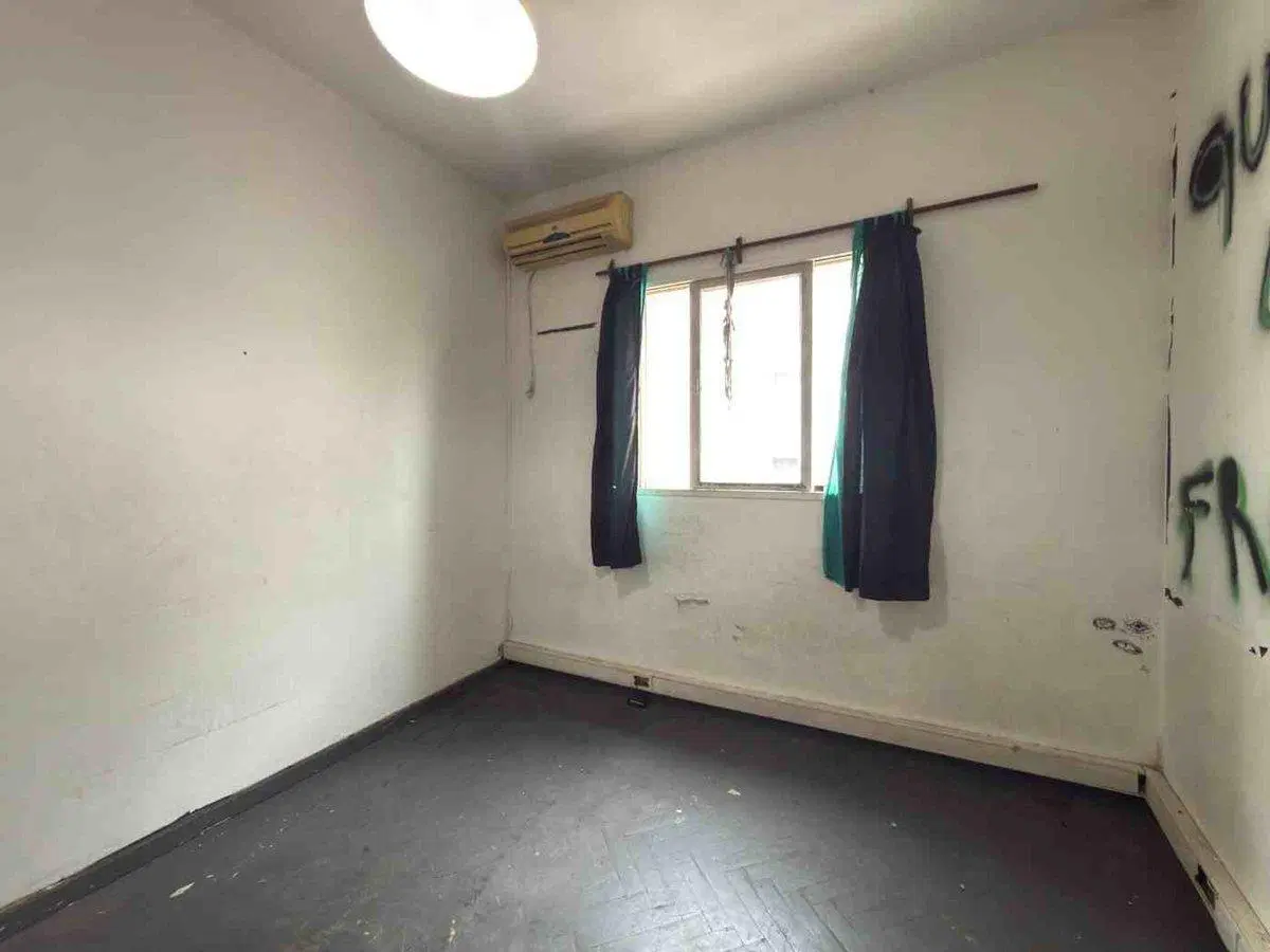 VENTA 2 AMB - TIPO OFICINA, A RECICLAR - BALVANERA 5