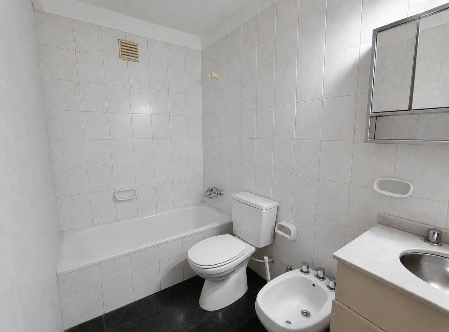 DEPARTAMENTO 1 AMB DIVIDIDO VENTA BALCÓN EN FLORES 2