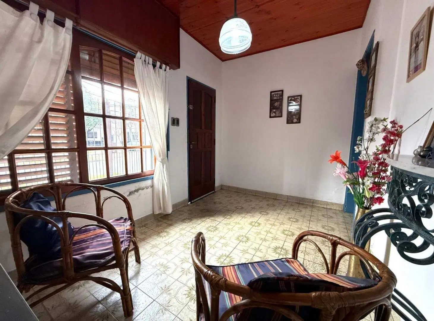 Venta Casa en Caseros 4 AMBIENTES. JARDIN-COCHERA 5