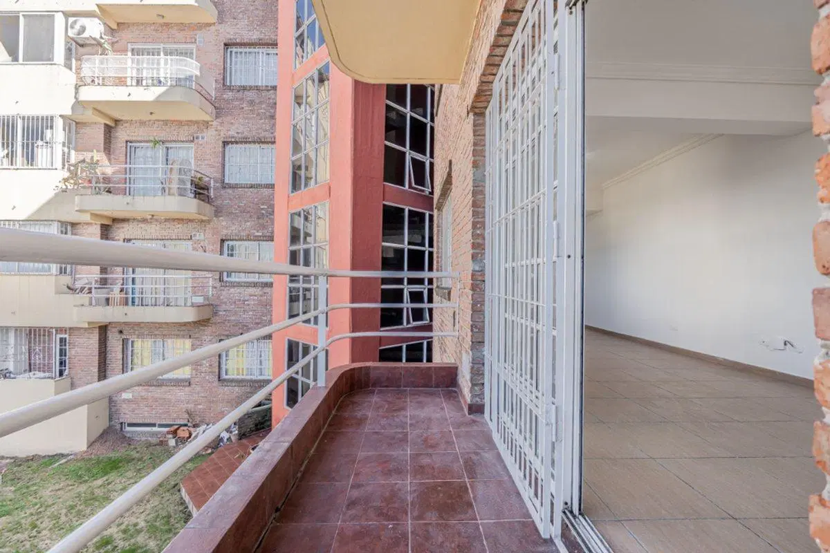 Venta depto 2 amb San Justo doble balcon luminoso 5