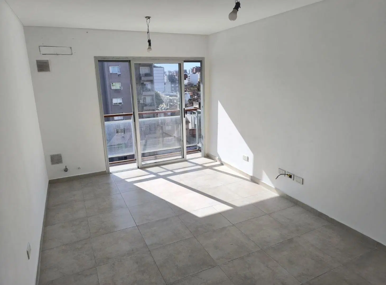 Departamento 2 amb en alquiler Moron - Cochera 4