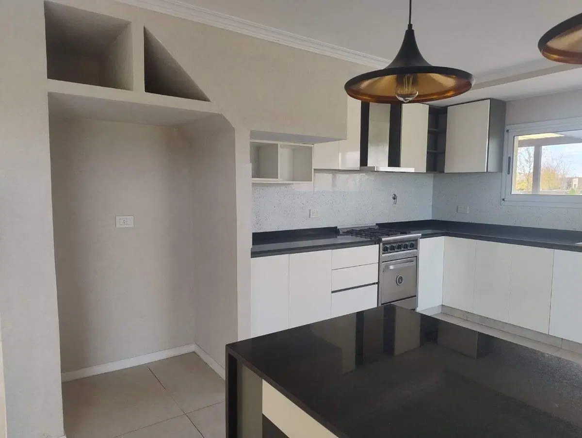 Casa 6 ambientes  alquiler en Maschwitz con pileta 4
