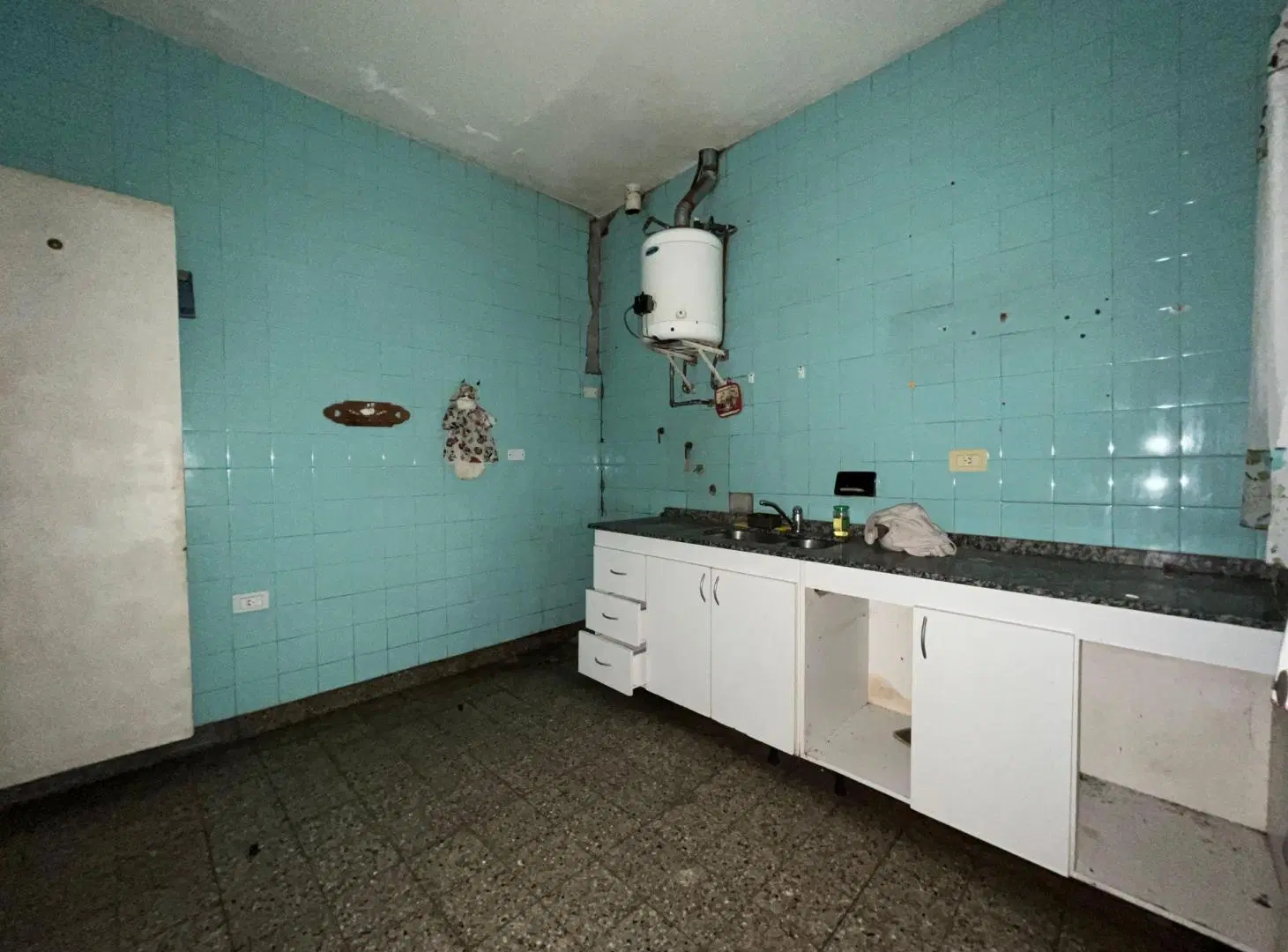 VENTA 4 PH EN BLOCK EN MONTECASTRO A REFACCIONAR 3