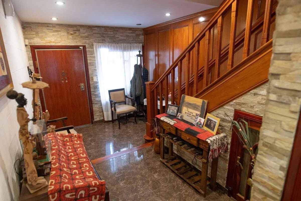 CASA 5 AMB VENTA LOCAL COCHERA HAB. DE SERVICIO 2