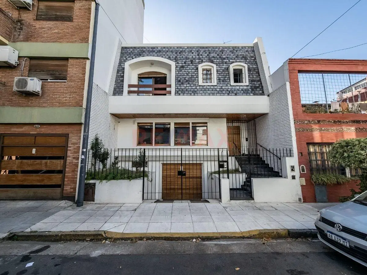 CASA 4 AMBIENTES VENTA EN CABALLITO GARAGE PATIO 2