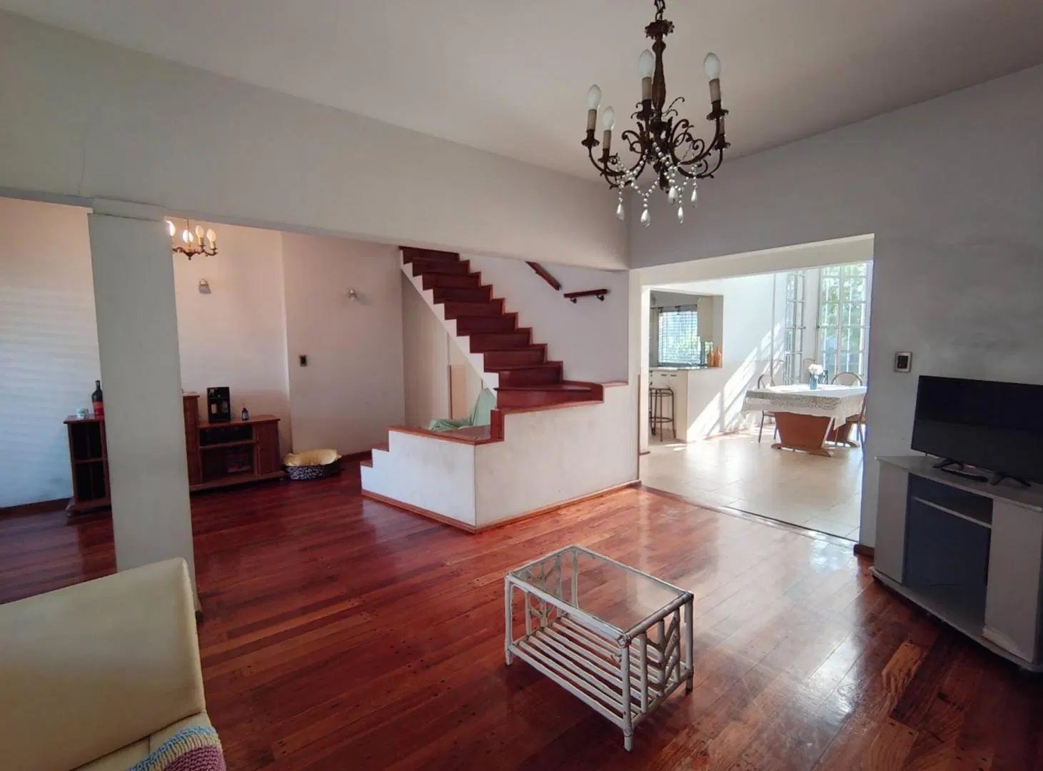 CASA 5 AMB EN VENTA MORÓN C/ JARDÍN Y COCHERAS 5